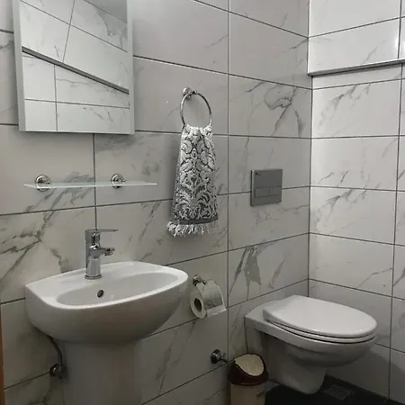 Heredot's House بيت خشبي فينيقيه