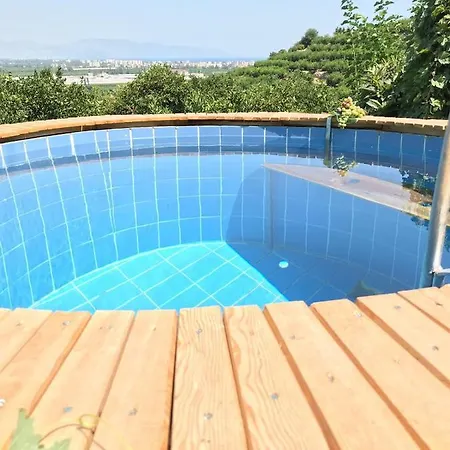 Деревянный коттедж Heredot's House Финике