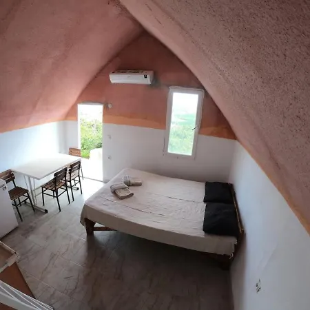 Деревянный коттедж Heredot's House