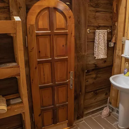Heredot's House بيت خشبي *
