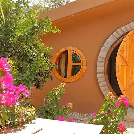 Heredot's House Деревянный коттедж *