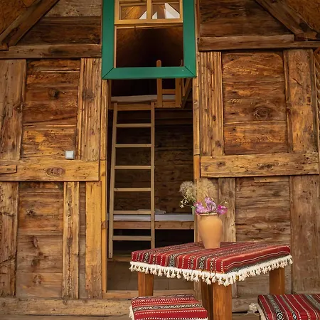 Heredot's House بيت خشبي فينيقيه