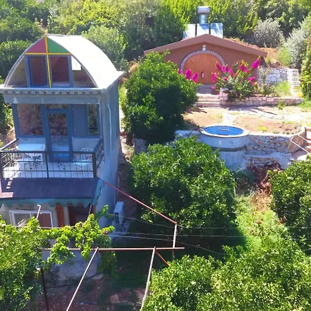 Heredot's House بيت خشبي *