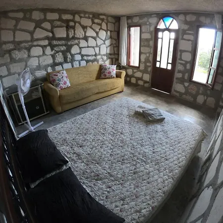Heredot's House بيت خشبي
