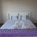 Heredot's House Lodge *